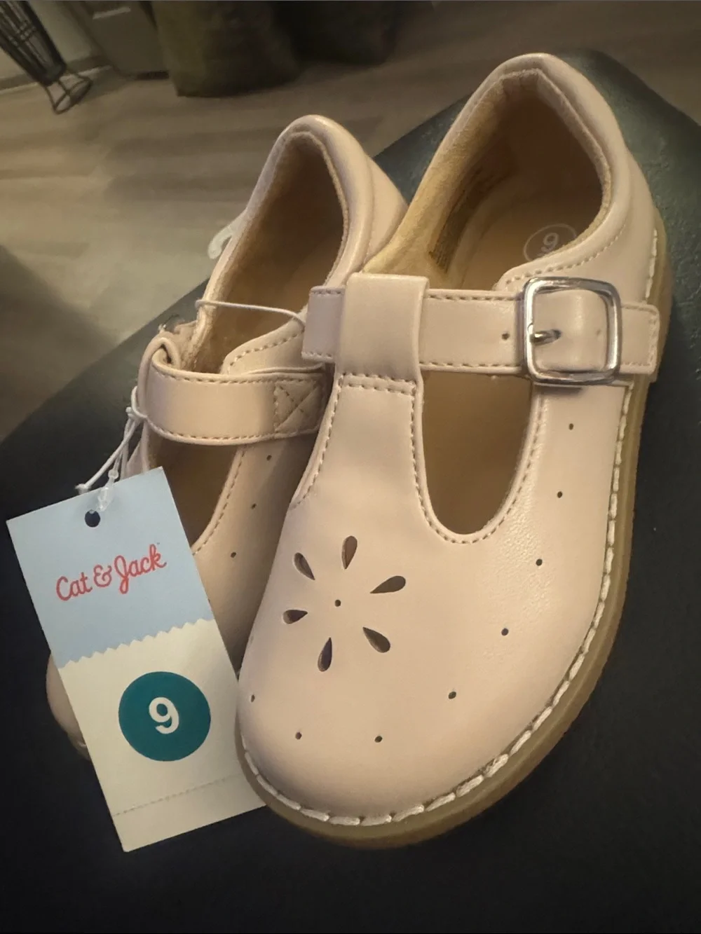 Cat and Jack 🙂 Classic Girls' T-Strap Mary Jane Shoes - Pale Pink🙂 Size 9T 🙂
